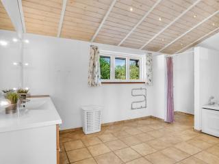 Holiday Home Eljas - 200m to the fjord by Interhome - 3