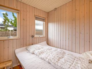 Holiday Home Eilke - 50m from the sea by Interhome - 5