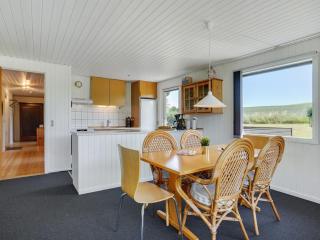 Holiday Home Hila - 900m from the sea by Interhome - 1