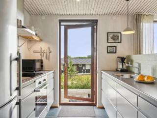 Holiday Home Eila - 400m from the sea by Interhome - 4