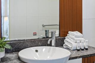Chevron Ocean View 3 Bedroom Apartments - 2