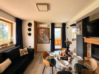 Dom Hrabiego Tatrzańska Polana with Mountain View, Private Jacuzzi & Free Parking by Downtown Apartments - 1