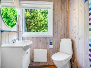 Holiday Home Myrna - 300m from the sea by Interhome - 1