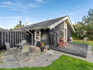 Holiday Home Peter - 400m from the sea by Interhome - 5