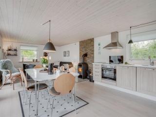 Holiday Home Kerttuli - 800m from the sea by Interhome - 1
