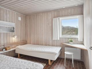 Holiday Home Viena - 400m from the sea by Interhome - 4