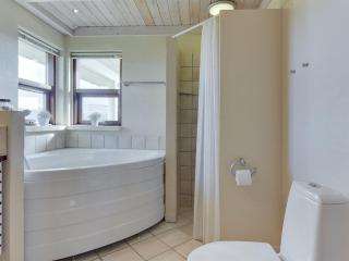 Holiday Home Fam - 300m from the sea by Interhome - 5