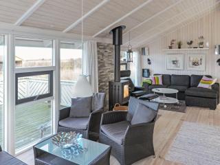 Holiday Home Mathias - 625m from the sea by Interhome - 6