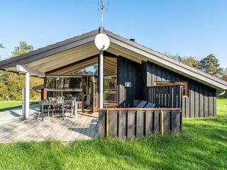 Holiday Home Emeli - 1-3km from the sea by Interhome - 5