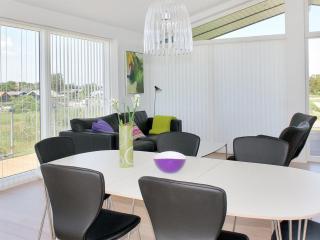 Holiday Home Ugot - 750m from the sea by Interhome - 3