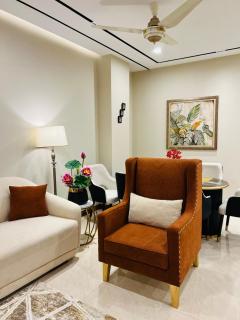 Premium 3BR Penthouse Pool Zeta Mall Access - 8