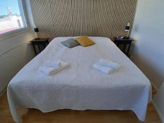 Center - Top Floor - Free parking - Balcony - 2