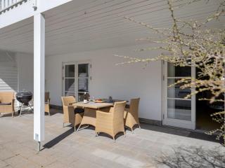 Apartment Shana - 800m from the sea by Interhome - 2