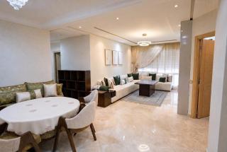 City Center Apartment with Garden and Private Parking - 0