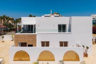 Christine Luxury Suites - 5BR VILLA - 6