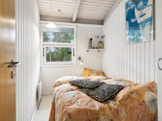 Holiday Home Alvine - 475m from the sea by Interhome - 4