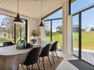 Holiday Home Enisa - 800m from the sea by Interhome - 6