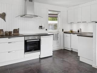 Holiday Home Thordgrim - 600m from the sea by Interhome - 4
