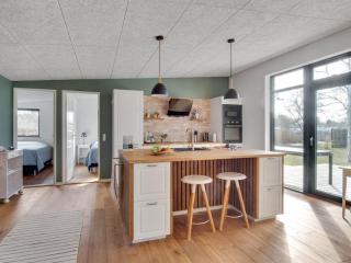 Holiday Home Sune - 175m from the sea by Interhome - 1