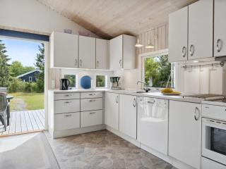 Holiday Home Eini - 500m from the sea by Interhome - 7