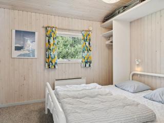 Holiday Home Eini - 500m from the sea by Interhome - 2