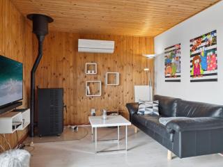Holiday Home Wolter - 700m from the sea by Interhome - 5