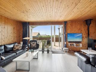 Holiday Home Wolter - 700m from the sea by Interhome - 6