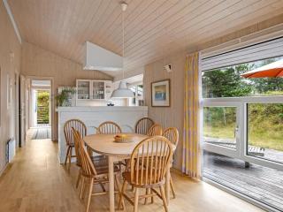 Holiday Home Tineke - 800m from the sea by Interhome - 4