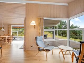 Holiday Home Tineke - 800m from the sea by Interhome - 6