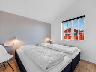 Holiday Home Albertina - 300m to the fjord by Interhome - 2
