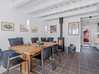 Holiday Home Adils - 5m from the sea by Interhome - 5