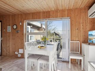 Holiday Home Marjon - 450m from the sea by Interhome - 6