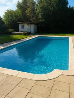 Beautiful Thatched Cottage with Outdoor Pool, Secure Garden, Dog & Family Friendly! Chichester Holiday Properties - 8