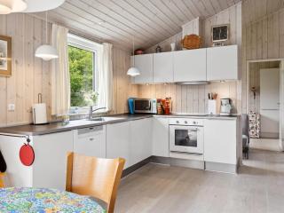 Holiday Home Rikus - 300m from the sea by Interhome - 7