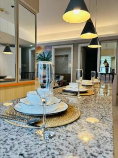 2BR Tropical Scandi Suite - 2