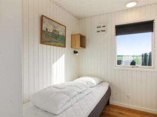 Holiday Home Lok - 450m from the sea by Interhome - 1