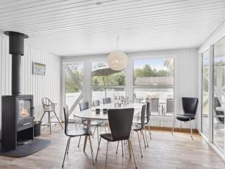 Holiday Home Ingebore - 700m from the sea by Interhome - 4