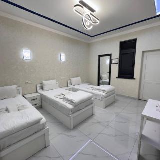 Saroy Hotel - 1