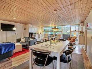 Holiday Home Wisti - 600m from the sea by Interhome - 5