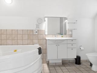 Apartment Sophy - 150m from the sea by Interhome - 9