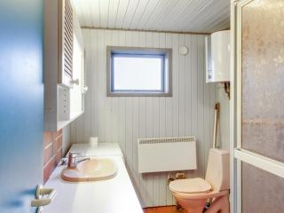 Holiday Home Kate - 700m to the fjord by Interhome - 4