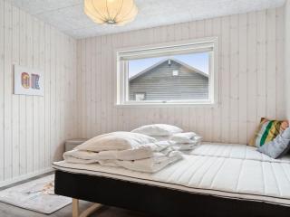 Holiday Home Harrieth - 300m from the sea by Interhome - 3