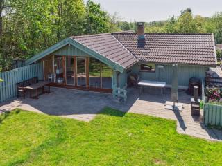 Holiday Home Eyer - 20m from the sea by Interhome - 6