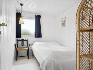 Holiday Home Nora - 100m from the sea by Interhome - 6
