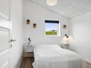 Holiday Home Nora - 100m from the sea by Interhome - 2