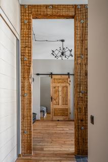 Authentic Interior, Guest Favorite, Netflix and HBO - 2