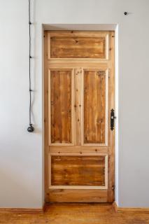 Authentic Interior, Guest Favorite, Netflix and HBO - 9