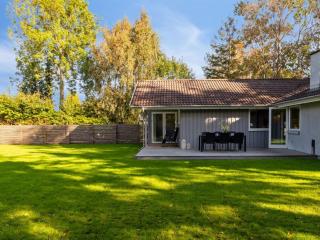 Holiday Home Uolevi - 1-3km from the sea by Interhome - 5