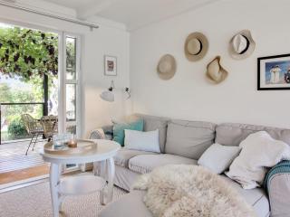 Apartment Thorgny - 900m from the sea by Interhome - 0