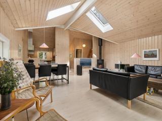 Holiday Home Ellynor - 600m from the sea by Interhome - 9